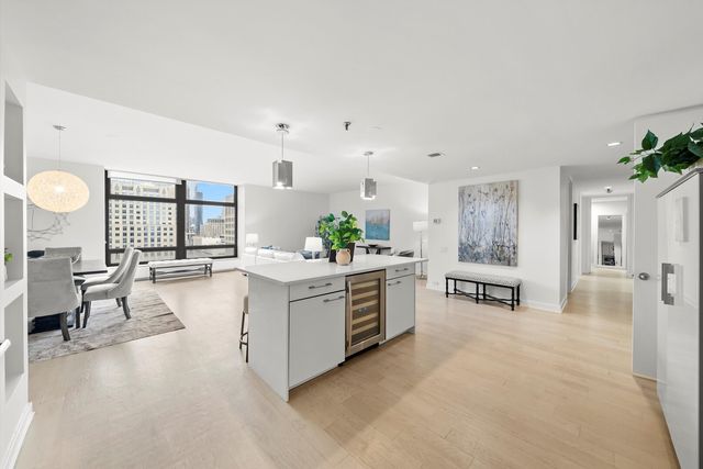 680 N Lake Shore Drive 1322, Chicago, IL 60611