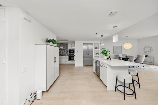 680 N Lake Shore Drive 1322, Chicago, IL 60611