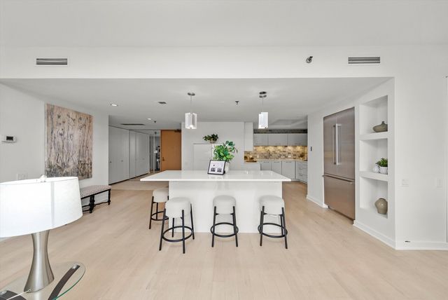 680 N Lake Shore Drive 1322, Chicago, IL 60611