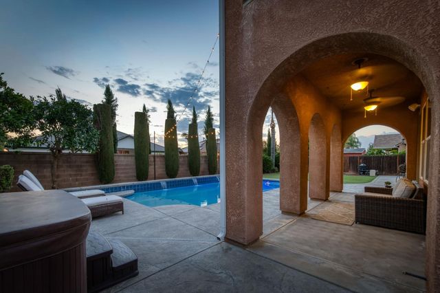 1802 N Kaweah Avenue, Clovis, CA 93619