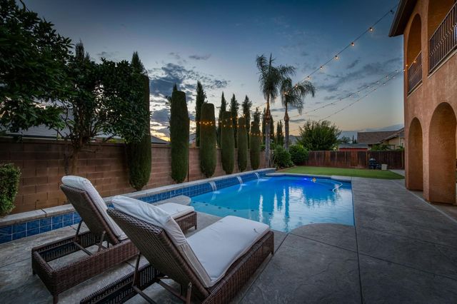 1802 N Kaweah Avenue, Clovis, CA 93619