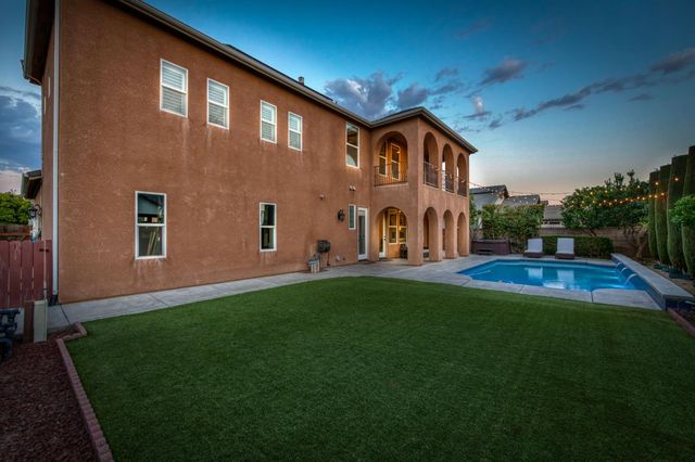 1802 N Kaweah Avenue, Clovis, CA 93619