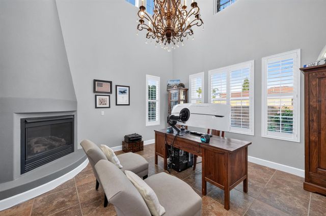 1802 N Kaweah Avenue, Clovis, CA 93619