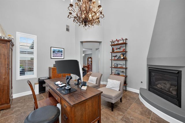 1802 N Kaweah Avenue, Clovis, CA 93619