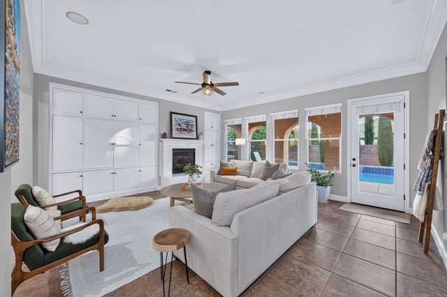 1802 N Kaweah Avenue, Clovis, CA 93619