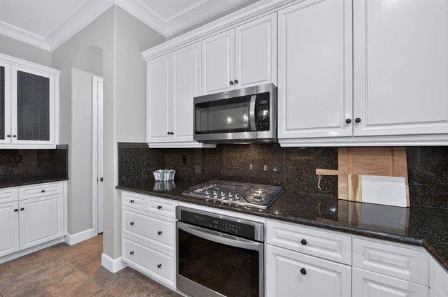 1802 N Kaweah Avenue, Clovis, CA 93619
