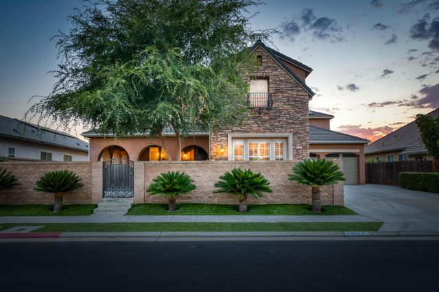 1802 N Kaweah Avenue, Clovis, CA 93619