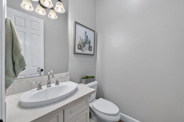 1802 N Kaweah Avenue, Clovis, CA 93619
