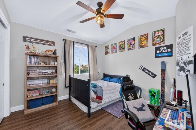 1802 N Kaweah Avenue, Clovis, CA 93619