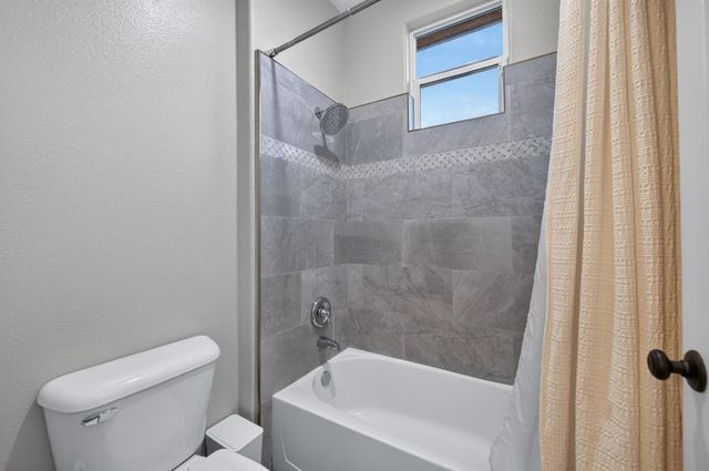 1802 N Kaweah Avenue, Clovis, CA 93619