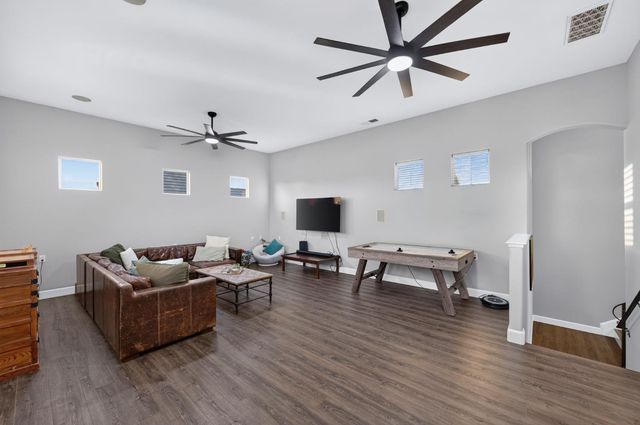 1802 N Kaweah Avenue, Clovis, CA 93619