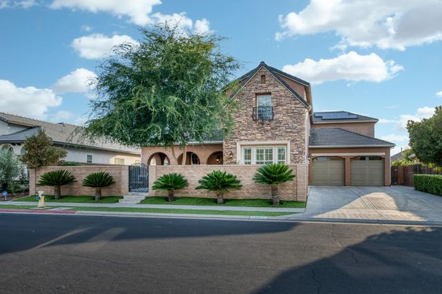 1802 N Kaweah Avenue, Clovis, CA 93619