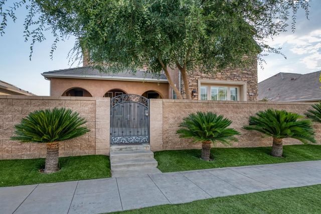 1802 N Kaweah Avenue, Clovis, CA 93619