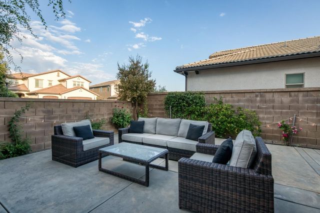 1802 N Kaweah Avenue, Clovis, CA 93619