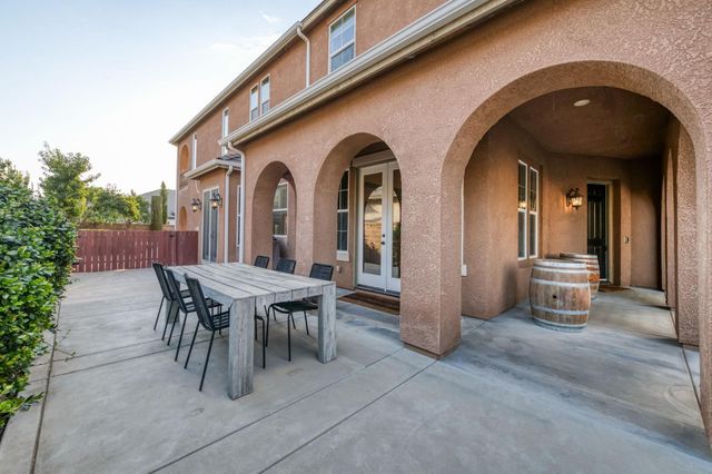 1802 N Kaweah Avenue, Clovis, CA 93619
