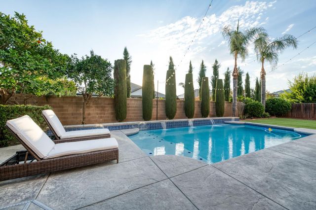 1802 N Kaweah Avenue, Clovis, CA 93619