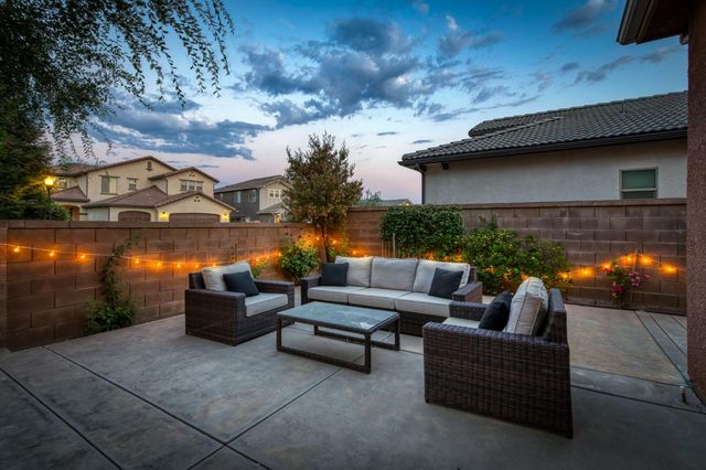 1802 N Kaweah Avenue, Clovis, CA 93619