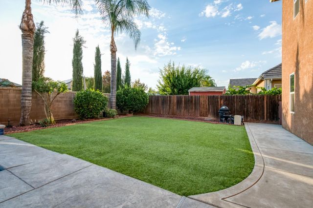 1802 N Kaweah Avenue, Clovis, CA 93619
