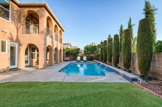 1802 N Kaweah Avenue, Clovis, CA 93619