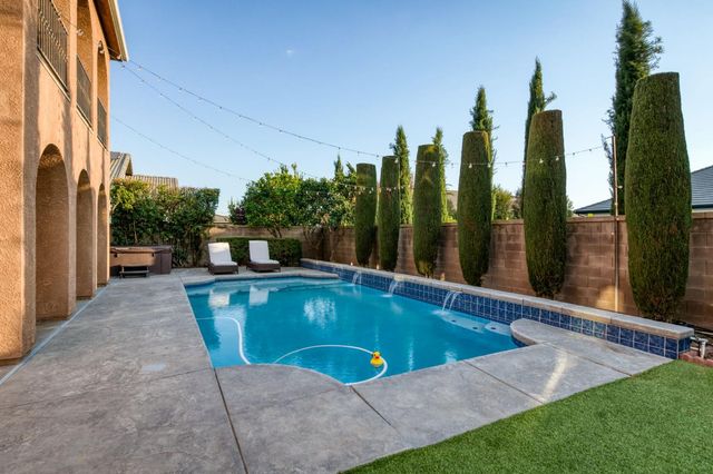 1802 N Kaweah Avenue, Clovis, CA 93619