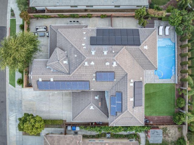 1802 N Kaweah Avenue, Clovis, CA 93619