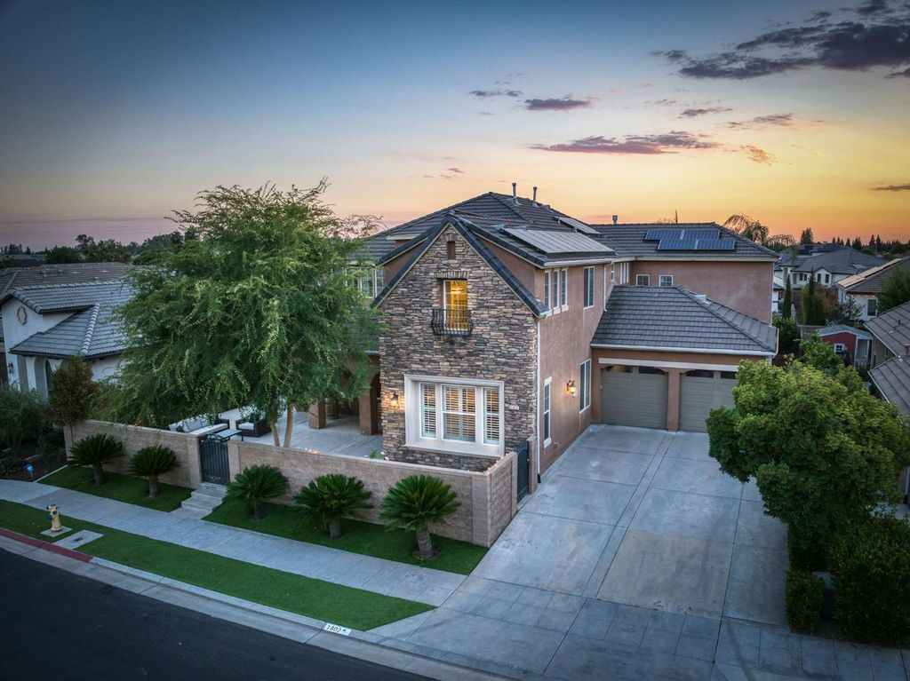 1802 N Kaweah Avenue, Clovis, CA 93619