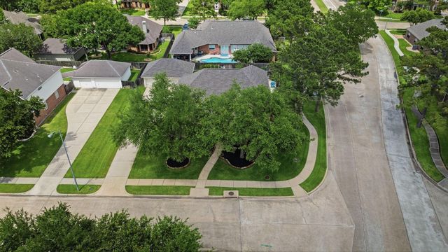 15702 Cascading Brook Way, Cypress, TX 77433