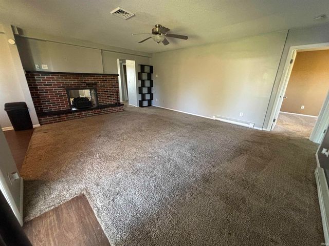 226 E Airport Road, Kendallville, IN 46755