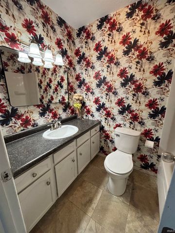 226 E Airport Road, Kendallville, IN 46755