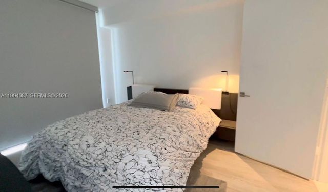 121 NE 34th St 807, Miami, FL 33137