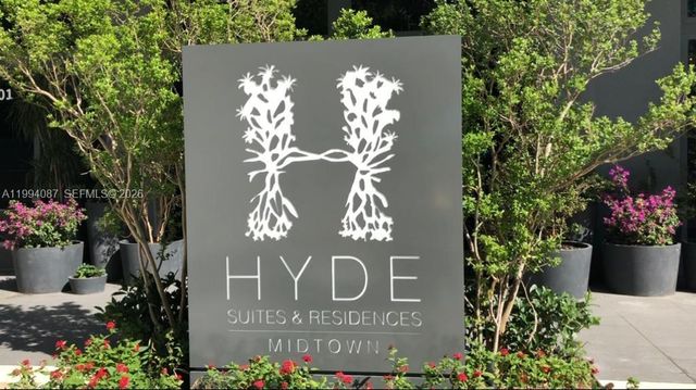 121 NE 34th St 807, Miami, FL 33137