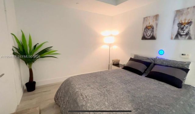 121 NE 34th St 807, Miami, FL 33137