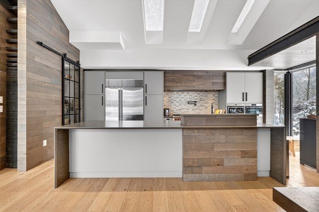 719 Wellesley St, Weston, MA 02493