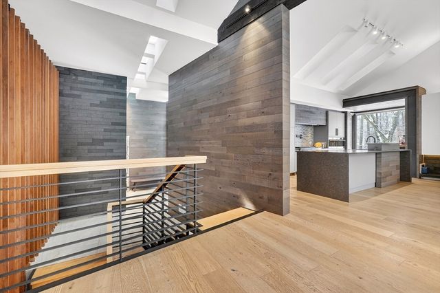 719 Wellesley St, Weston, MA 02493