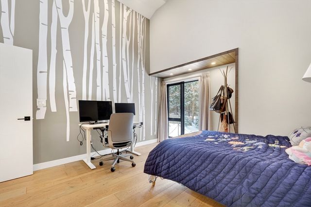 719 Wellesley St, Weston, MA 02493