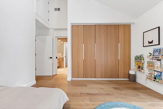 719 Wellesley St, Weston, MA 02493