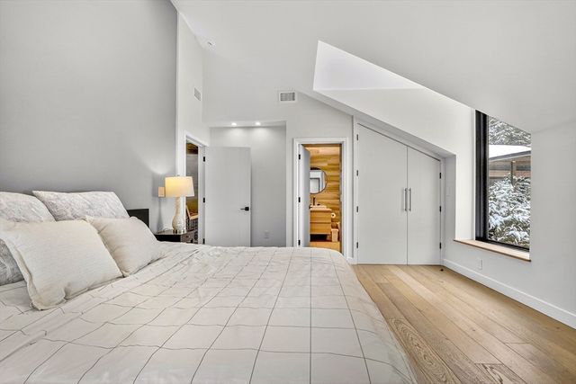 719 Wellesley St, Weston, MA 02493