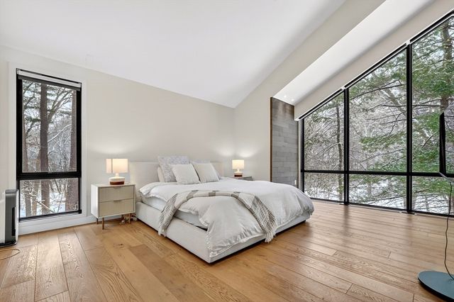 719 Wellesley St, Weston, MA 02493