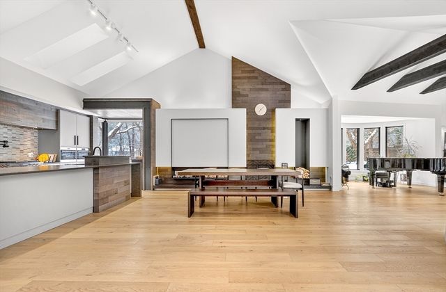 719 Wellesley St, Weston, MA 02493