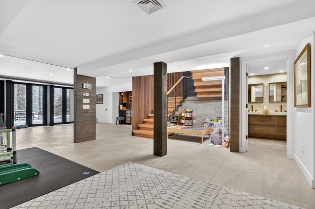 719 Wellesley St, Weston, MA 02493