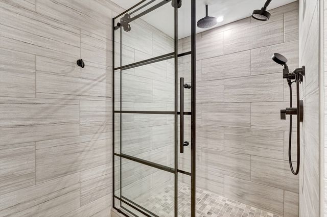 719 Wellesley St, Weston, MA 02493