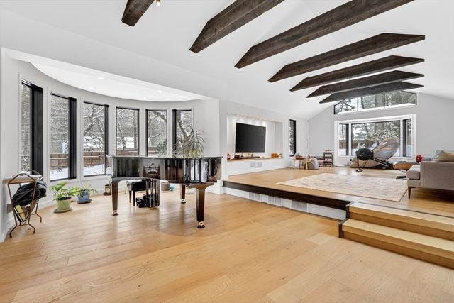 719 Wellesley St, Weston, MA 02493