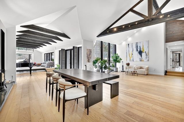 719 Wellesley St, Weston, MA 02493