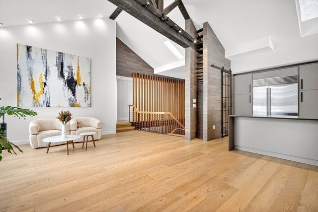 719 Wellesley St, Weston, MA 02493