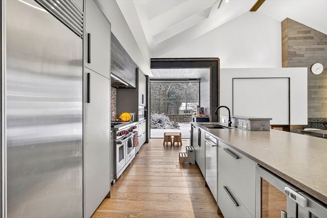 719 Wellesley St, Weston, MA 02493