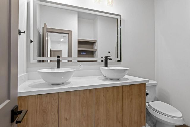 4805 Paula St B, Houston, TX 77033