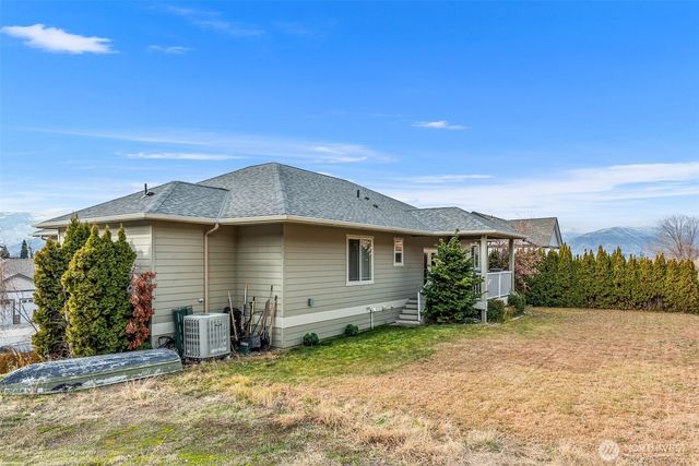 713 19th Street NE, East Wenatchee, WA 98802