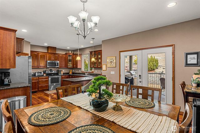 713 19th Street NE, East Wenatchee, WA 98802