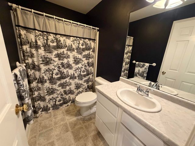 13 Lilac Lane, Newmarket, NH 03857