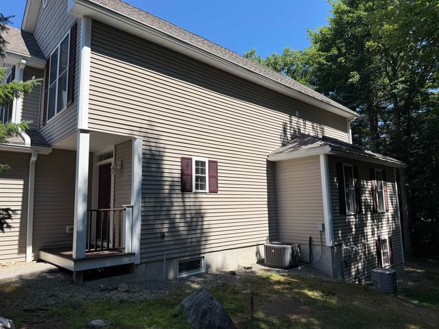 13 Lilac Lane, Newmarket, NH 03857